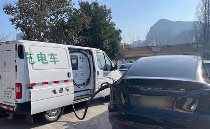 纳雍汽车搭电