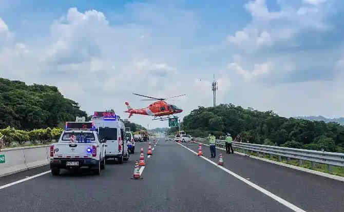 纳雍高速公路汽车救援案例
